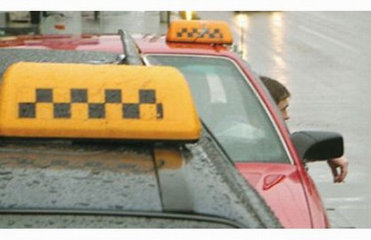 Власти Свердловска усилят контроль за деятельностью таксистов