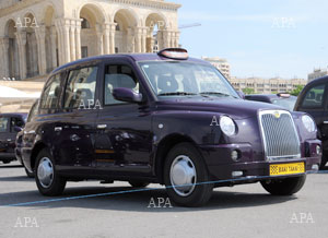 Новые автомобили-такси доставлены на территорию города Баку