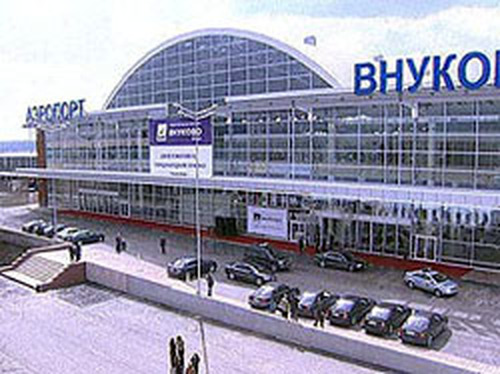 Возле Московского аэропорта Внуково отсутствуют нелегальные таксисты